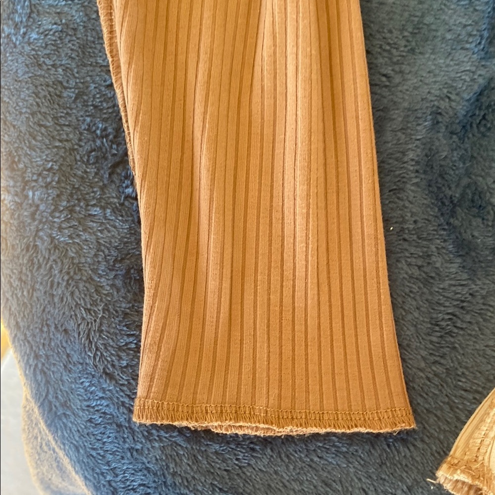 Gilded Intent Ribbed Knit Top - Picture 4 of 5